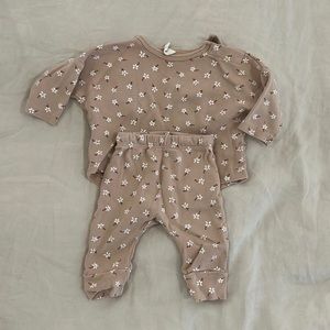 Quincy Mae 0-3 Leggings and Top